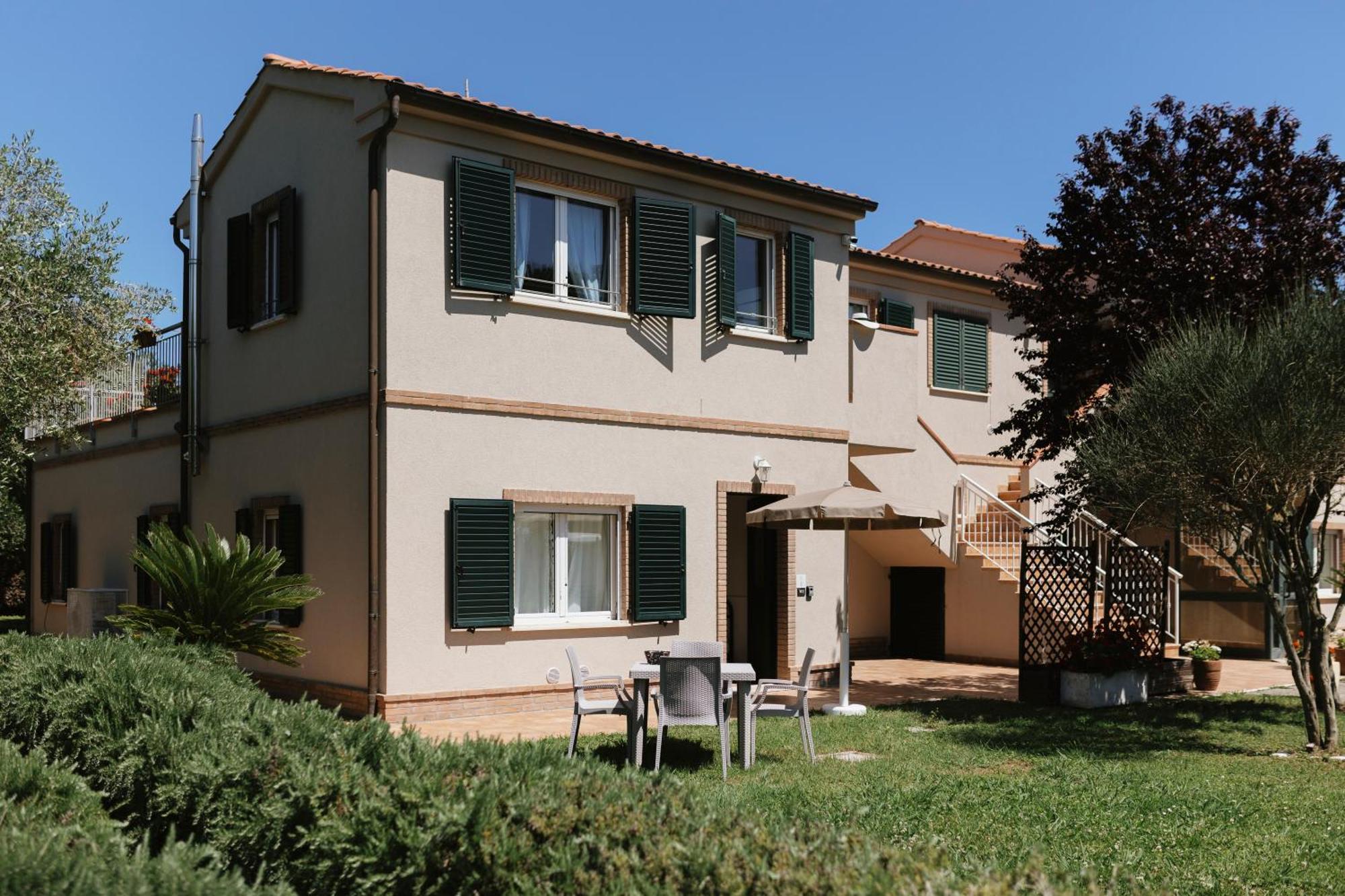 Villa Chiara 雷卡纳蒂港 外观 照片